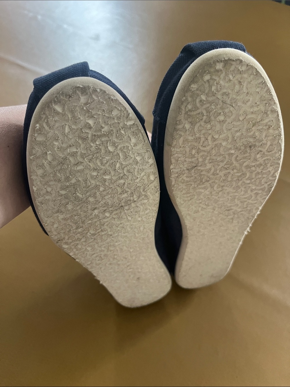 TOMS Women’s Navy Canvas Slip-On Flats - Picture 5 of 5